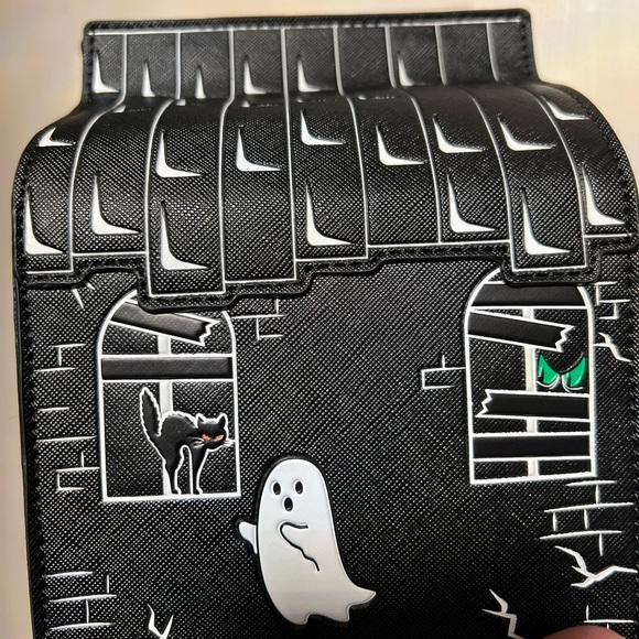 🎃🖤👻BNWOT-MAD ENGINE VIRAL HALLOWEEN SUPER CUTE HAUNTED HOUSE CROSSBODY 🎃🖤👻 - Picture 12 of 13